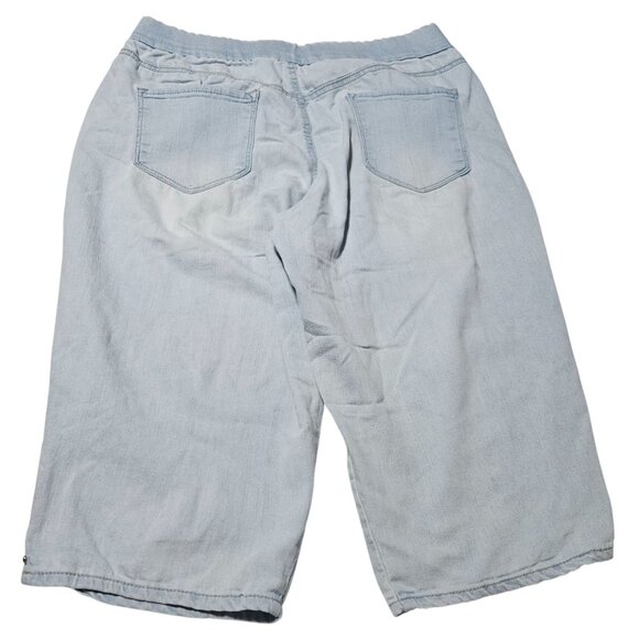 Gloria Vanderbilt Slimming Jean Shorts Womens Size 12 High Rise Light Wash Denim - Picture 2 of 5